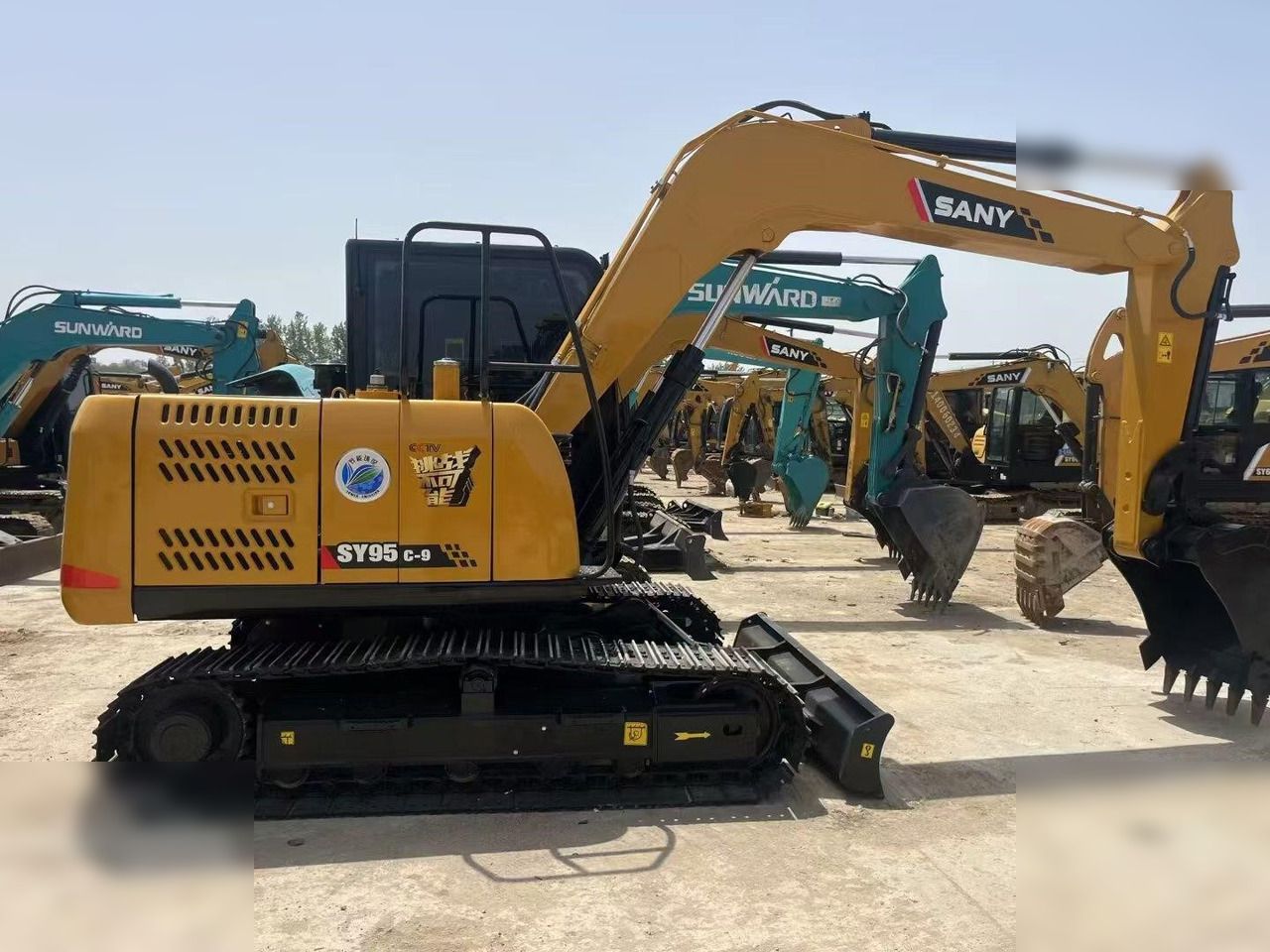 2022 Sany SY95C crawler excavator side view 2022 Sany SY95C crawler excavator side view