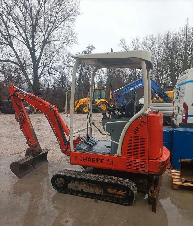 2001 Schaeff HR13 mini excavator, side view 2001 Schaeff HR13 mini excavator, side view