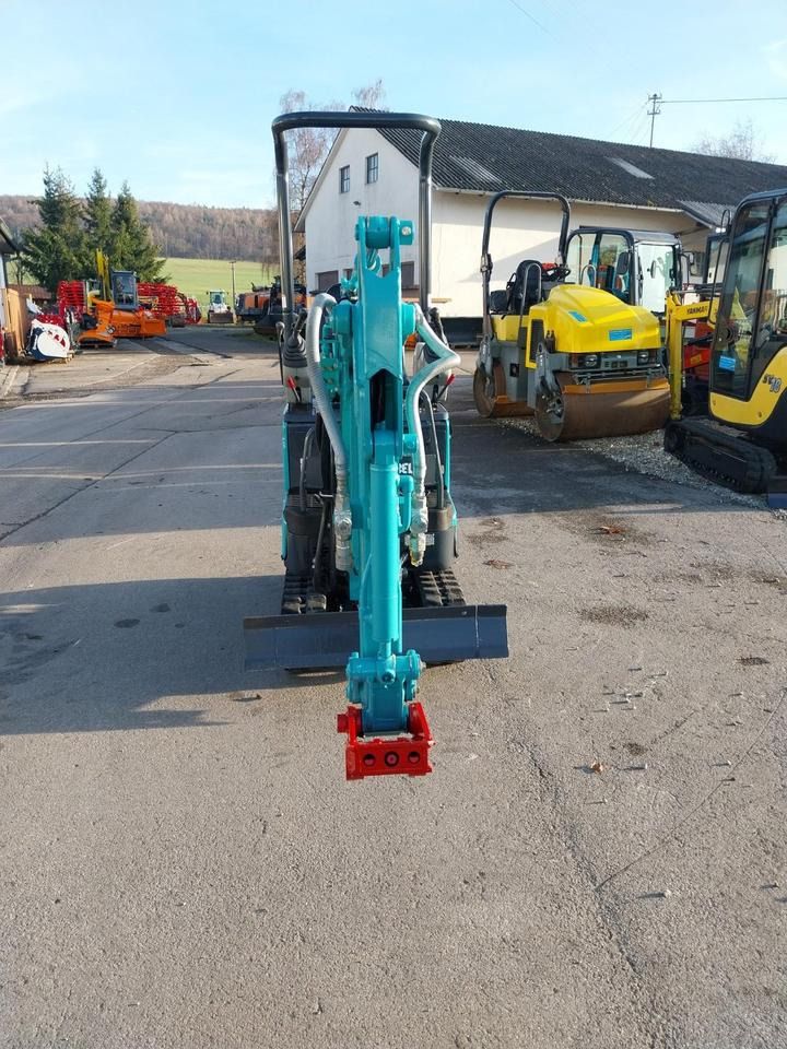 2019 Kobelco SK10SR mini excavator, front view 2019 Kobelco SK10SR mini excavator, front view