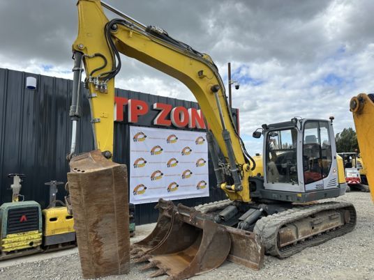 2017 Wacker Neuson ET145 crawler excavator, side view