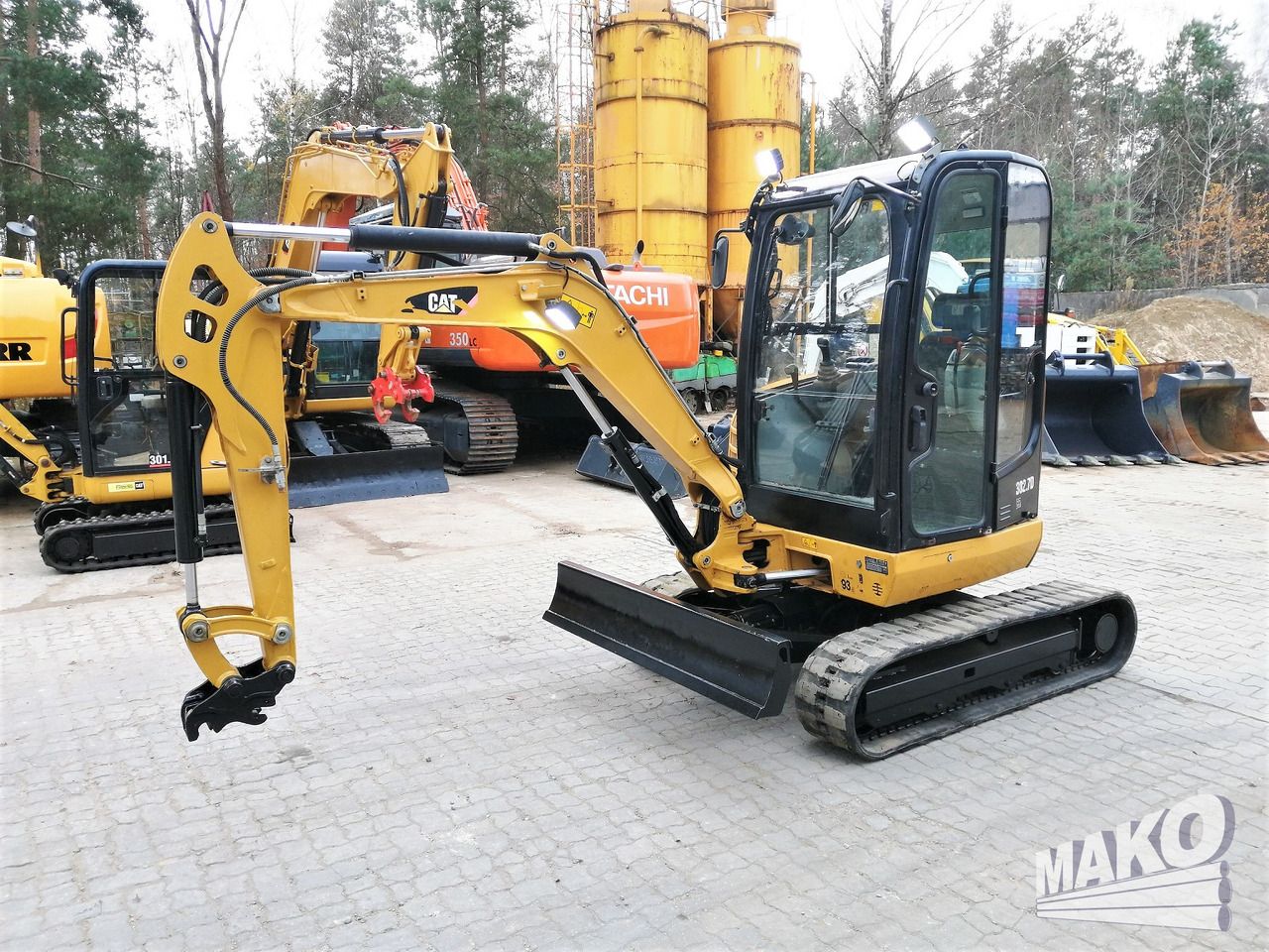 2014 Caterpillar 302.7DCR crawler excavator, side view 2014 Caterpillar 302.7DCR crawler excavator, side view