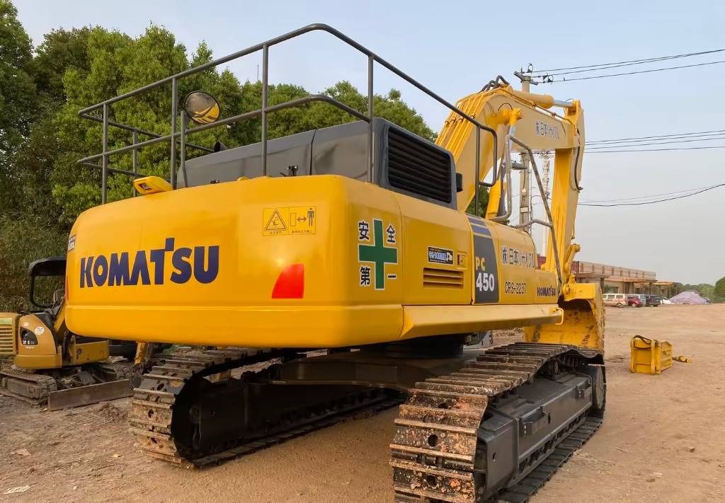 2020 Komatsu PC450-8 crawler excavator rear three-quarter view