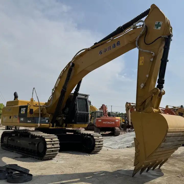 2022 Caterpillar 349D2L crawler excavator, side view