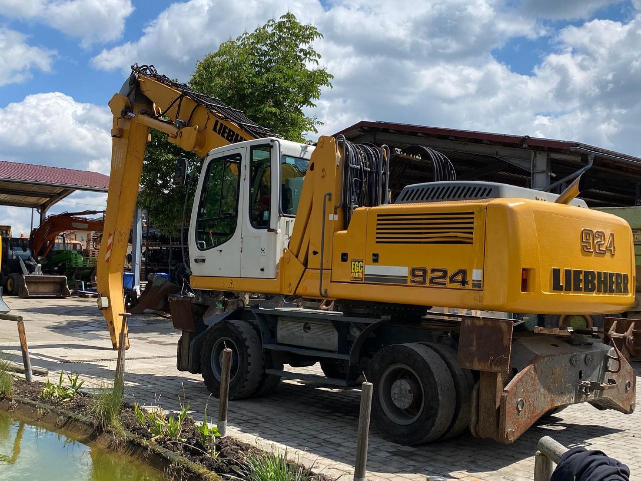 2008 Liebherr A924C LIT wheel excavator, side view