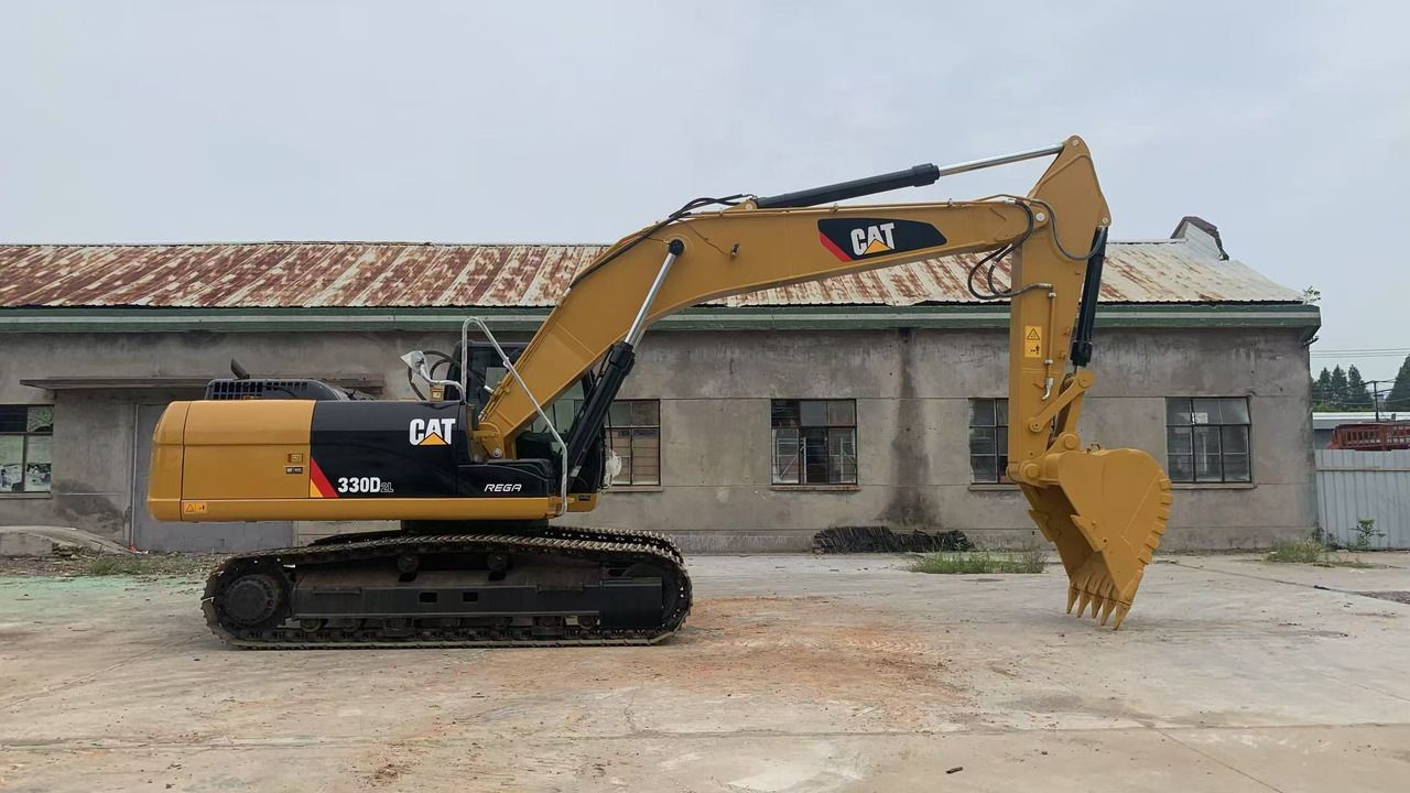2023 Caterpillar 330D2L crawler excavator, side view 2023 Caterpillar 330D2L crawler excavator, side view