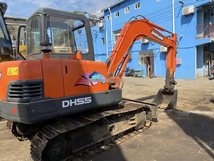 2019 Doosan DH55-V mini excavator, side view 2019 Doosan DH55-V mini excavator, side view