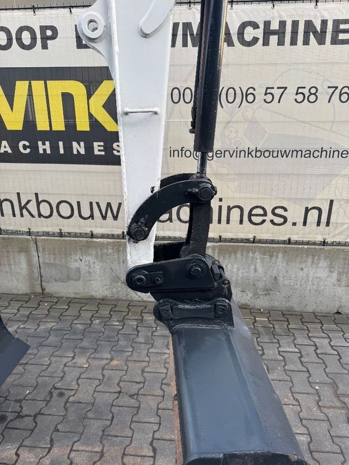 2014 Bobcat E25 mini excavator bucket linkage detail