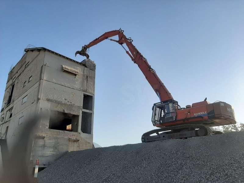 1990 Hitachi EX400LC demolition excavator side view