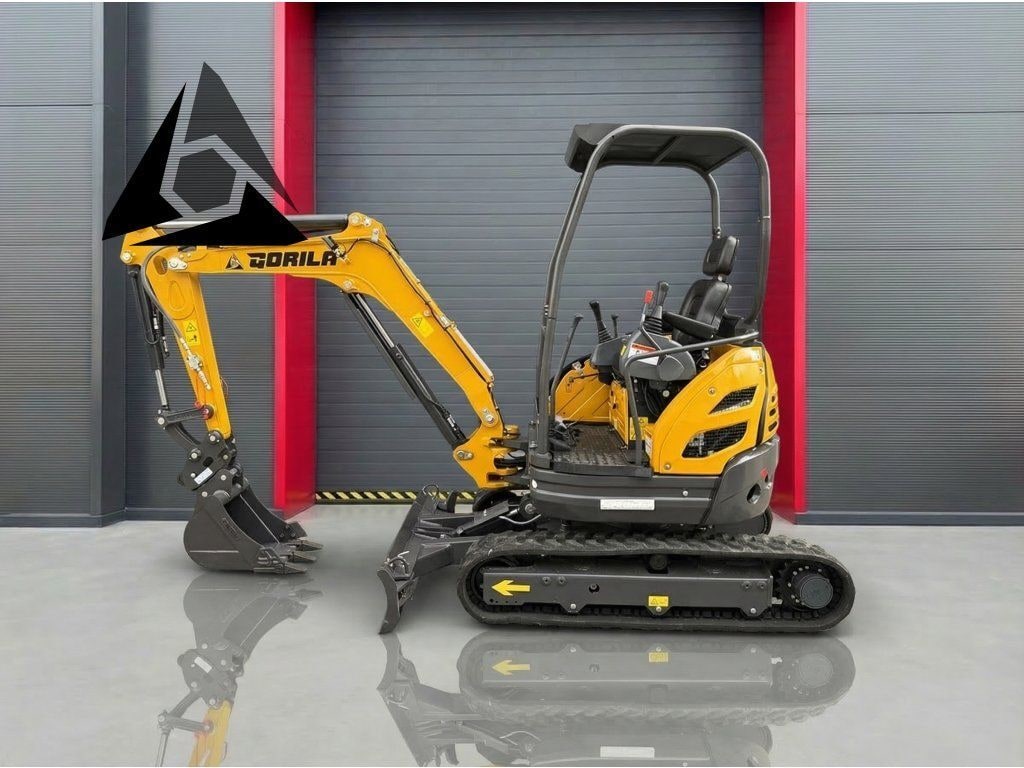 Gorila G27SE I PRO mini excavator, side view Gorila G27SE I PRO mini excavator, side view