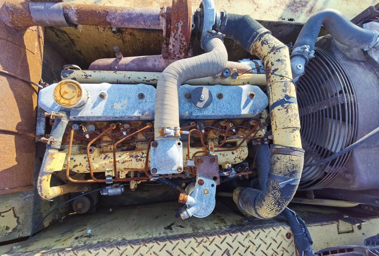 2014 Caterpillar E200B crawler excavator engine bay view