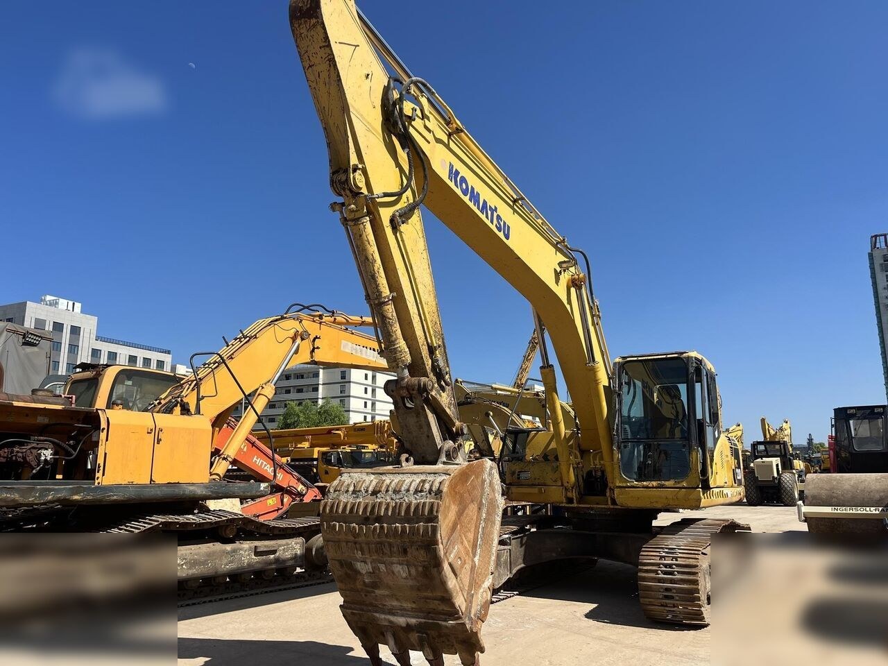 2024 Komatsu PC200-7 crawler excavator, front view 2024 Komatsu PC200-7 crawler excavator, front view