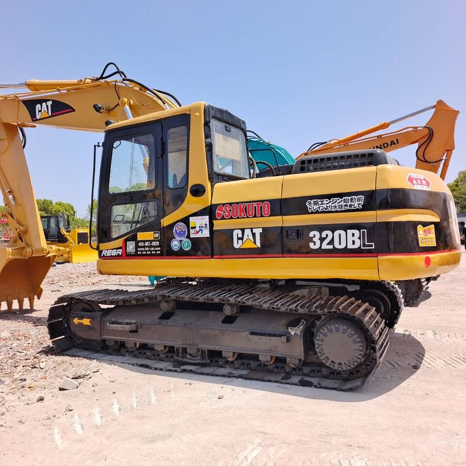 2024 Caterpillar 320BL crawler excavator side view 2024 Caterpillar 320BL crawler excavator side view
