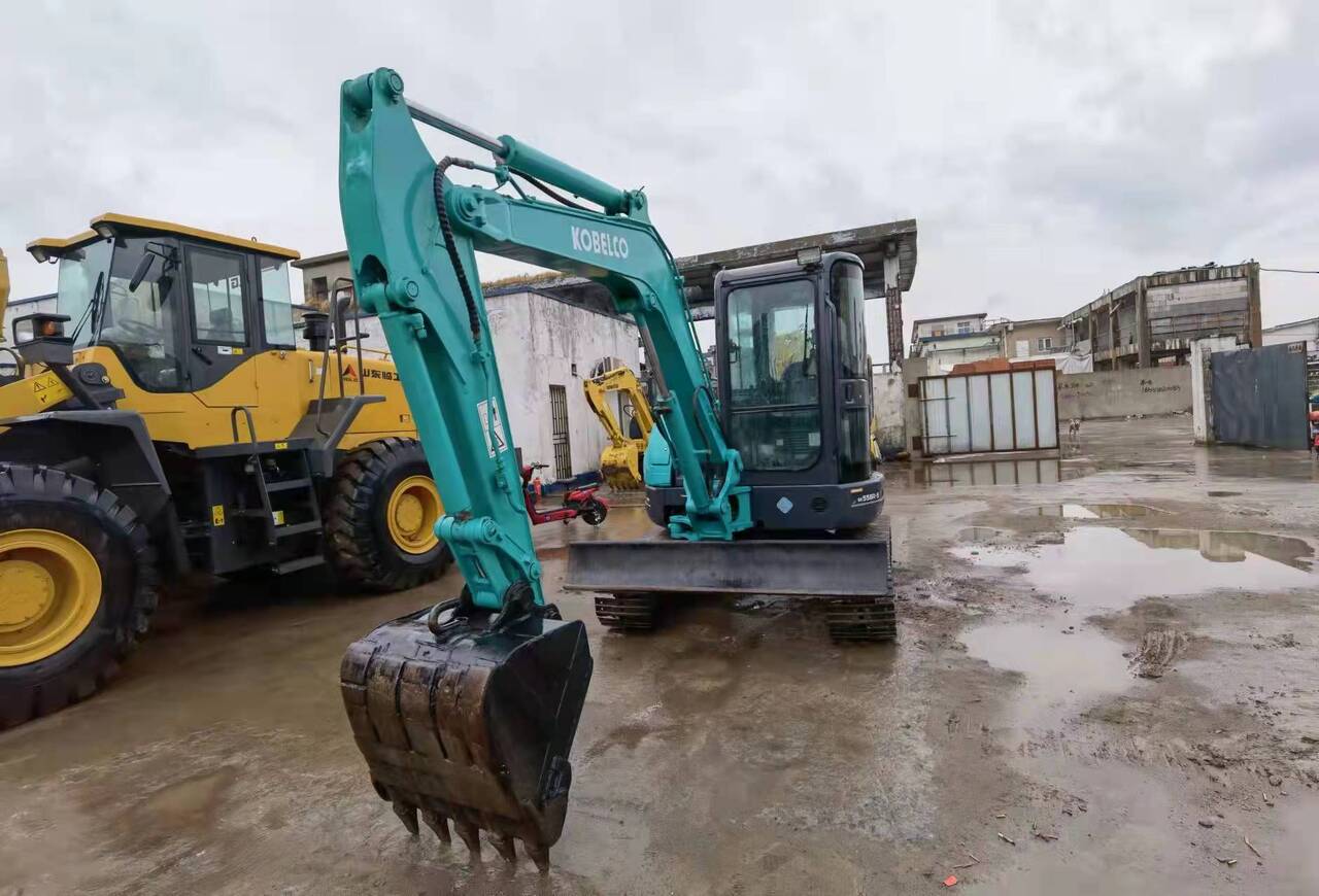 2015 Kobelco 55-SR mini excavator, front three-quarter view