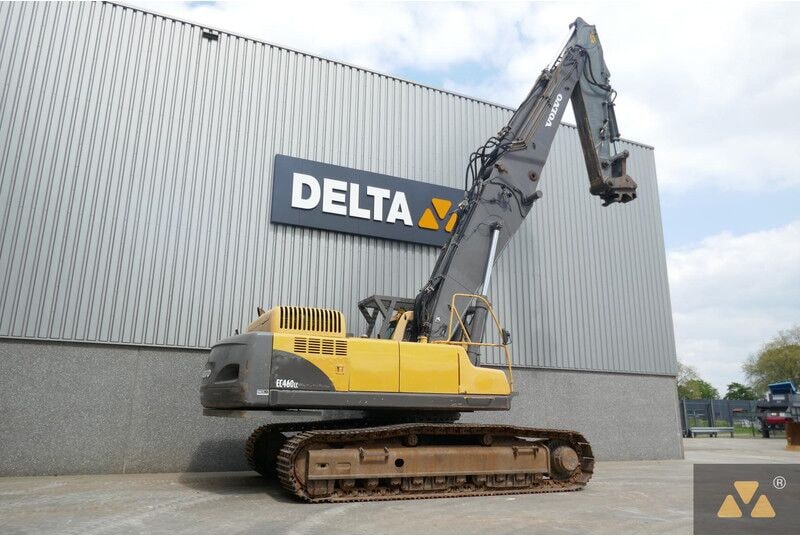 2000 Volvo EC460LC HR demolition excavator side view