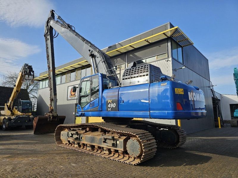2020 Komatsu PC490 LC crawler excavator, side view 2020 Komatsu PC490 LC crawler excavator, side view