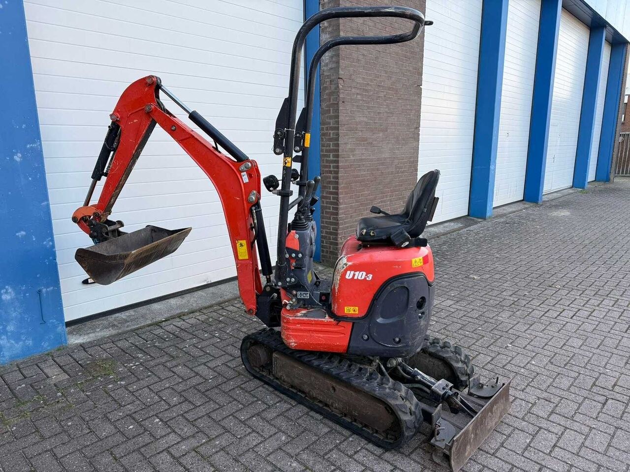 2014 Kubota U10-3 mini excavator, side view