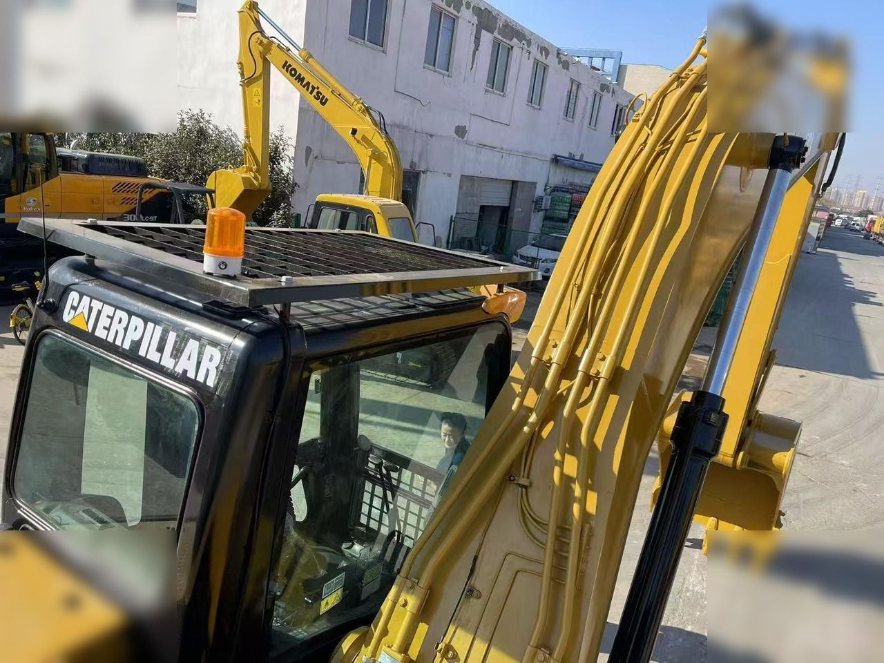 2024 Caterpillar 320D Raupenbagger Fahrerkabine und Ausleger Ansicht