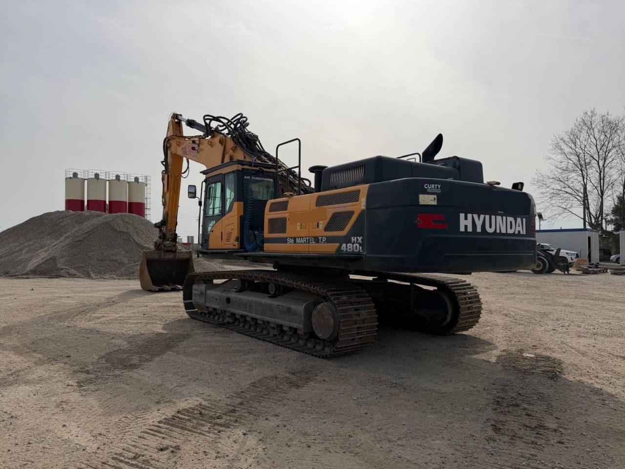 2017 Hyundai HX480LC crawler excavator, rear three-quarter view 2017 Hyundai HX480LC crawler excavator, rear three-quarter view