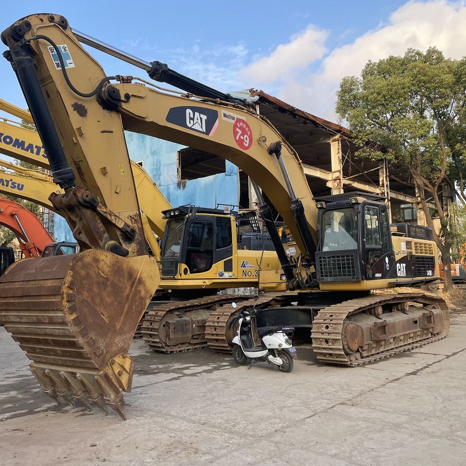 2019 Caterpillar 349DL crawler excavator, front three-quarter view 2019 Caterpillar 349DL crawler excavator, front three-quarter view