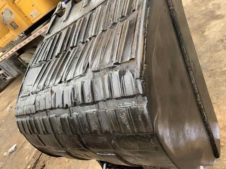 Escavadora de rastos Caterpillar 320CL de 2018, detalhe do balde