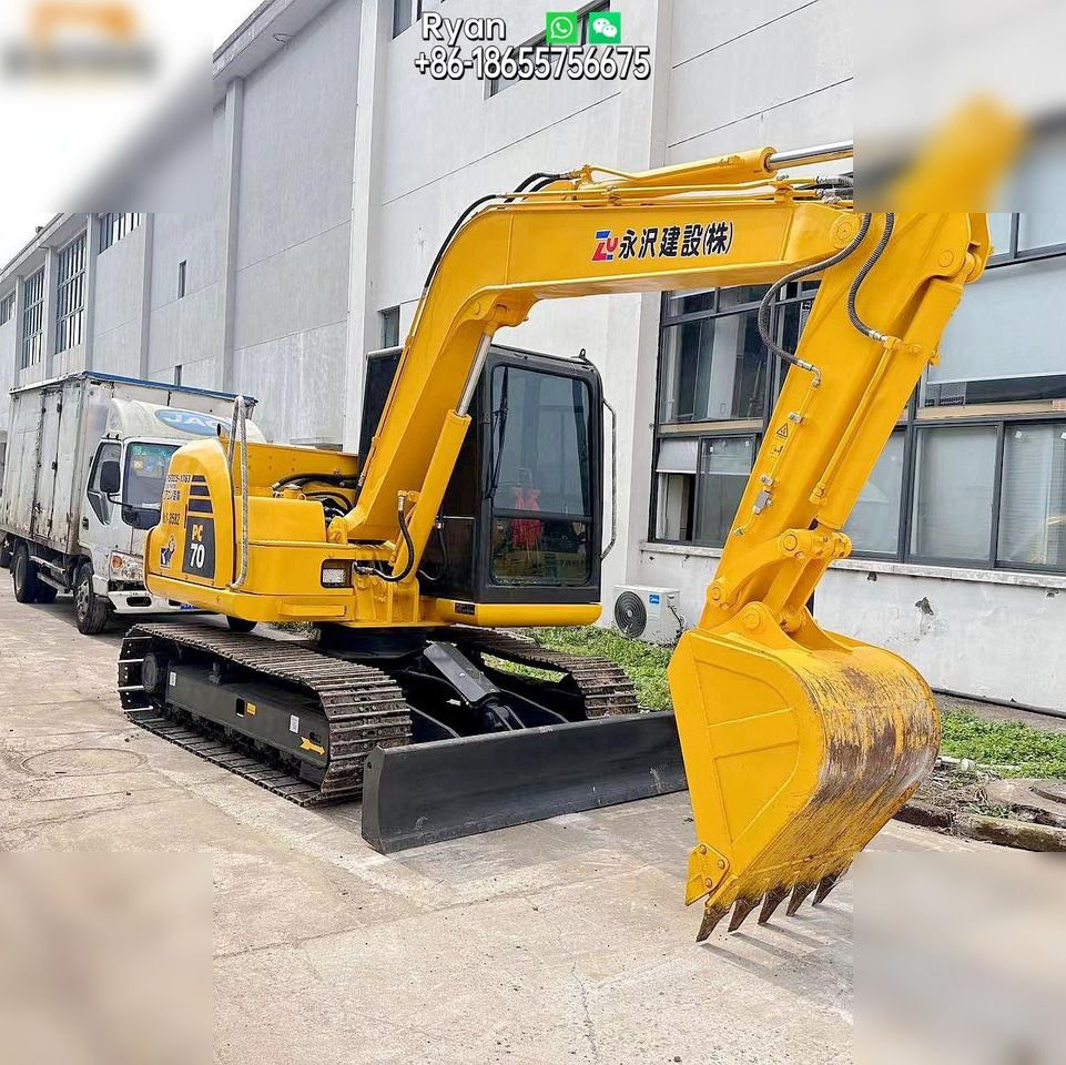 2023 Komatsu PC70-8 crawler excavator, side view 2023 Komatsu PC70-8 crawler excavator, side view