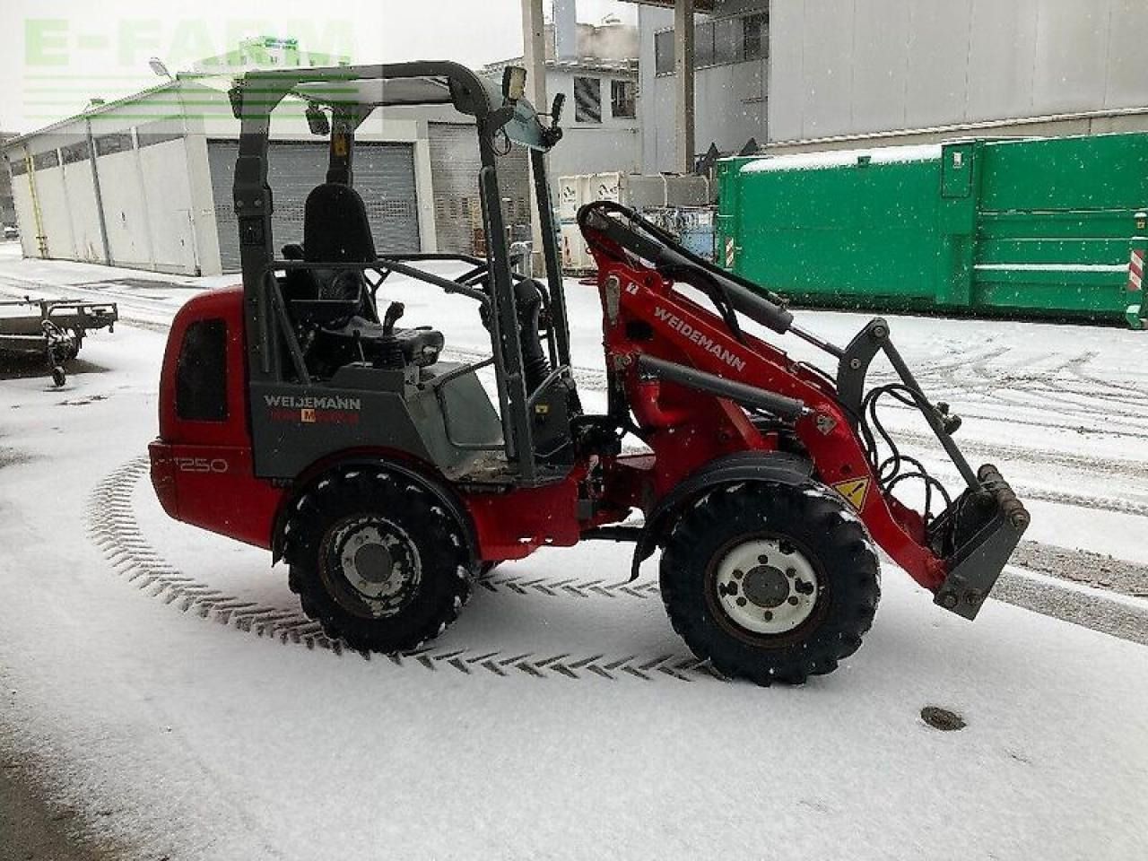 2010 Weidemann 1250 CX 35 mini excavator, side view