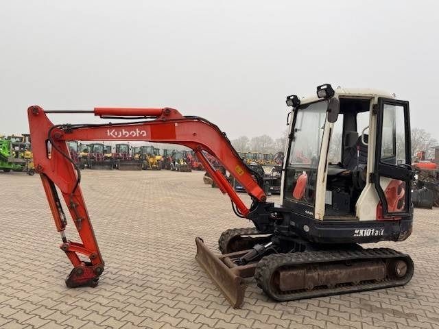 2005 Kubota KX101-3 mini excavator, side view 2005 Kubota KX101-3 mini excavator, side view