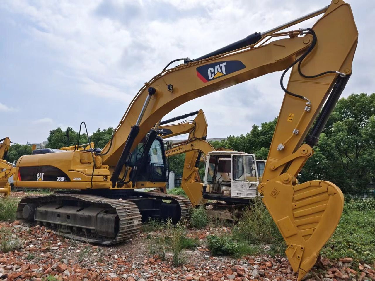 2020 Caterpillar 336D2L crawler excavator, side profile view 2020 Caterpillar 336D2L crawler excavator, side profile view