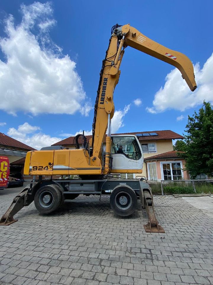 2008 Liebherr A924C LIT wheel excavator, side view