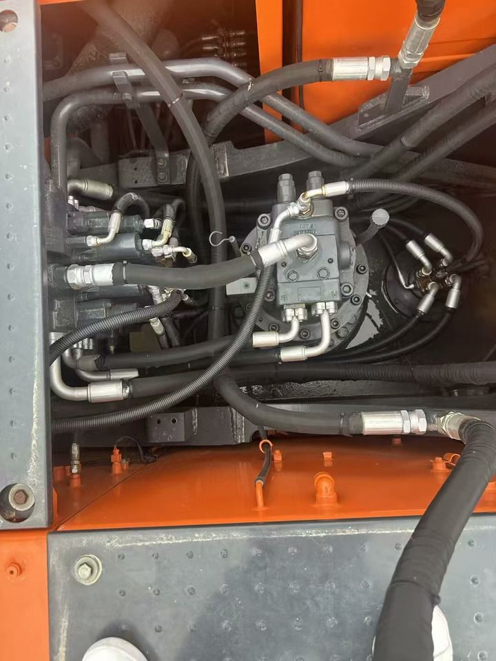 2020 Doosan DX225LC-9C crawler excavator hydraulic pump compartment view 2020 Doosan DX225LC-9C crawler excavator hydraulic pump compartment view