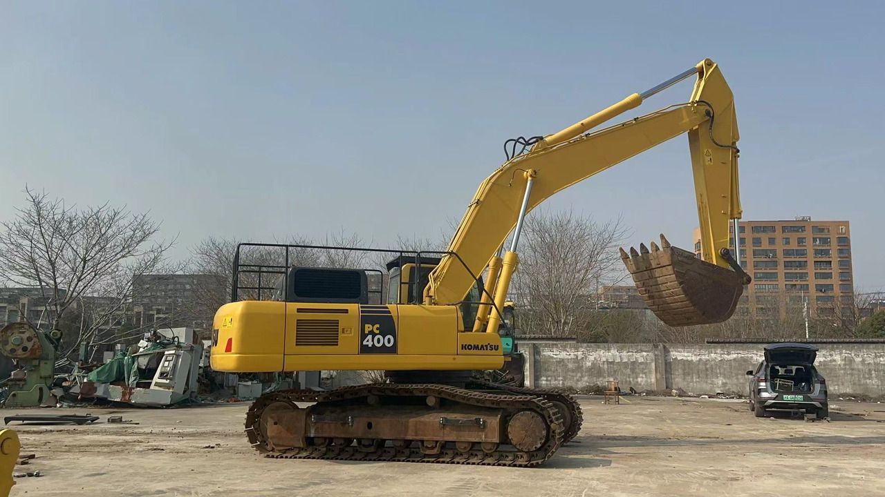 2020 Komatsu PC400-8 crawler excavator side view 2020 Komatsu PC400-8 crawler excavator side view