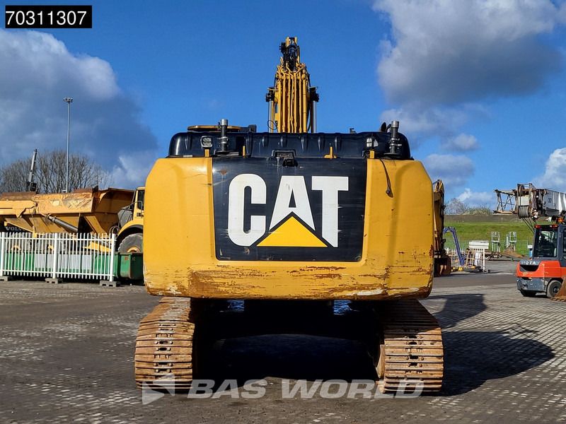 2017 Caterpillar 326FL crawler excavator rear view 2017 Caterpillar 326FL crawler excavator rear view