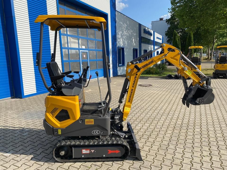 Berger Kraus BK1000JSR mini excavator, side view Berger Kraus BK1000JSR mini excavator, side view