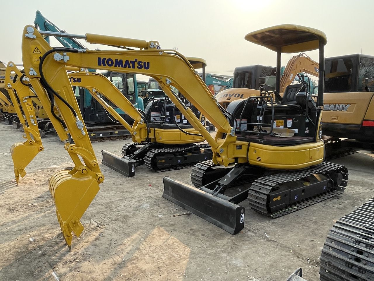 2023 Komatsu PC30MR-3 mini excavator, side view 2023 Komatsu PC30MR-3 mini excavator, side view