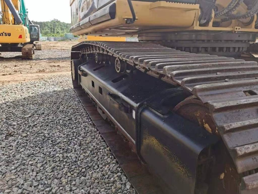 2023 Caterpillar 336D crawler excavator undercarriage view 2023 Caterpillar 336D crawler excavator undercarriage view