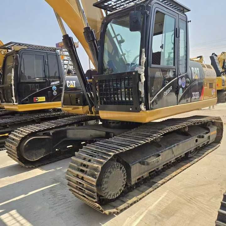 2023 Caterpillar 323D crawler excavator, front three-quarter view