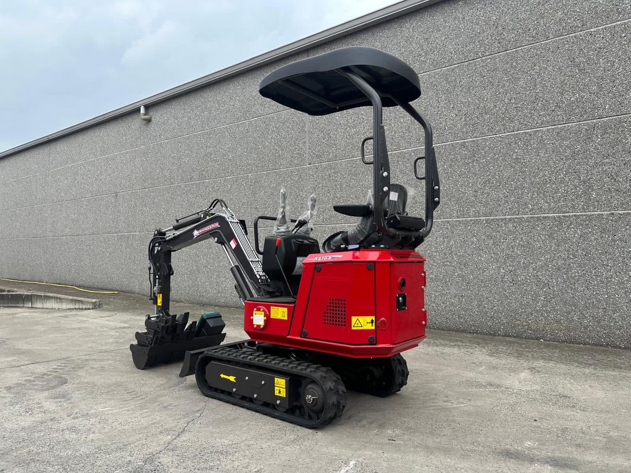 2026 Rhinoceros KS10-8 mini excavator, rear three-quarter view