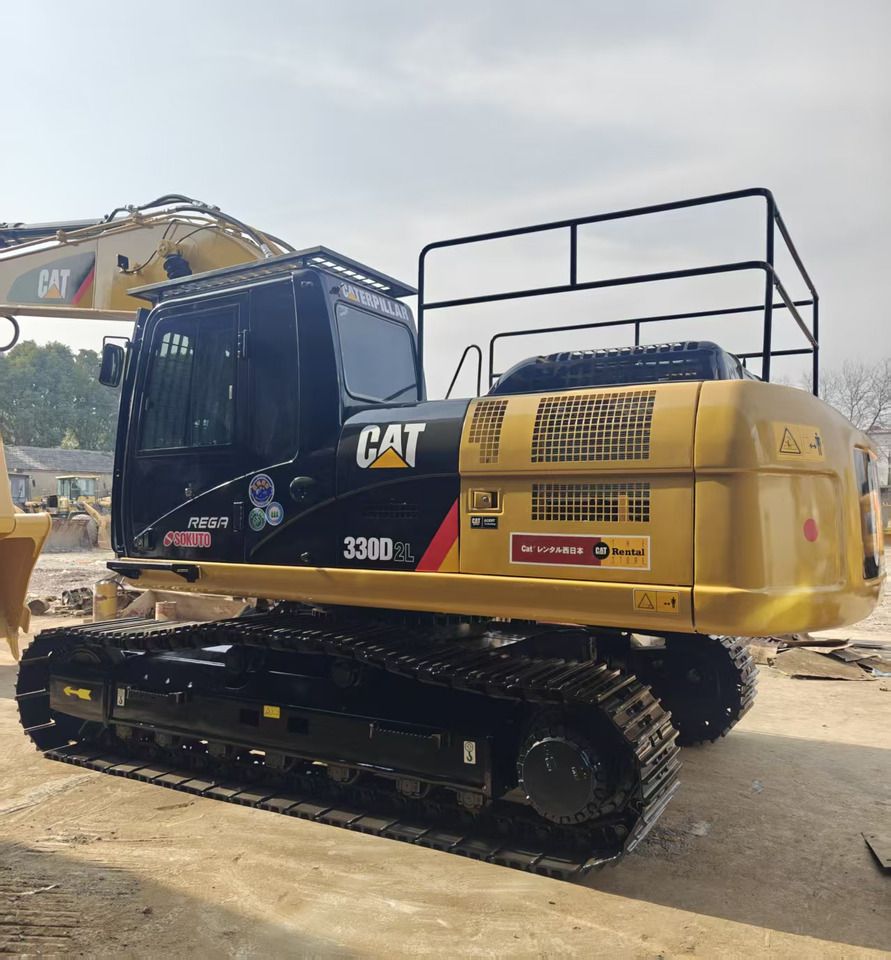 Caterpillar 330D2L Raupenbagger, Seitenansicht