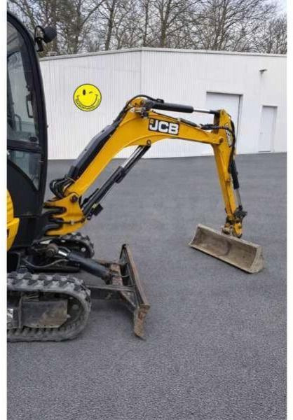 2013 JCB 8026CTS mini excavator side view