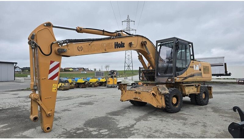 2008 CASE WX210 wheel excavator, side view 2008 CASE WX210 wheel excavator, side view