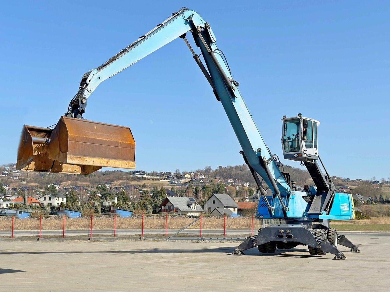 2011 Terex Fuchs MHL360 material handler side view 2011 Terex Fuchs MHL360 material handler side view