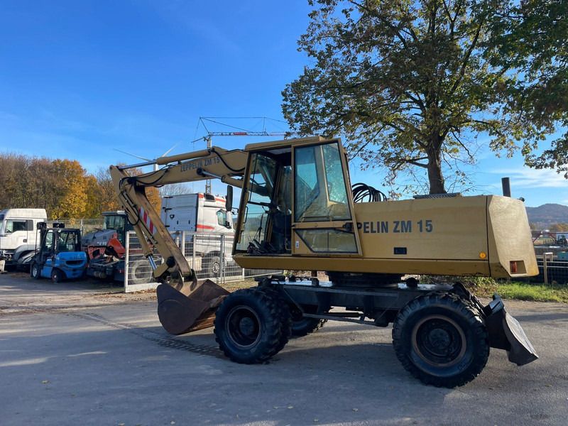 1991 Zeppelin ZM 15 wheel excavator, side view