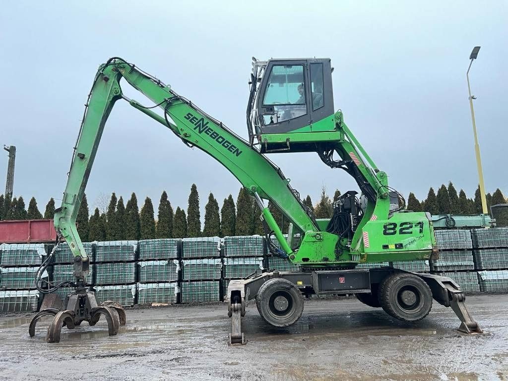 2010 Sennebogen 821 material handler, side view 2010 Sennebogen 821 material handler, side view