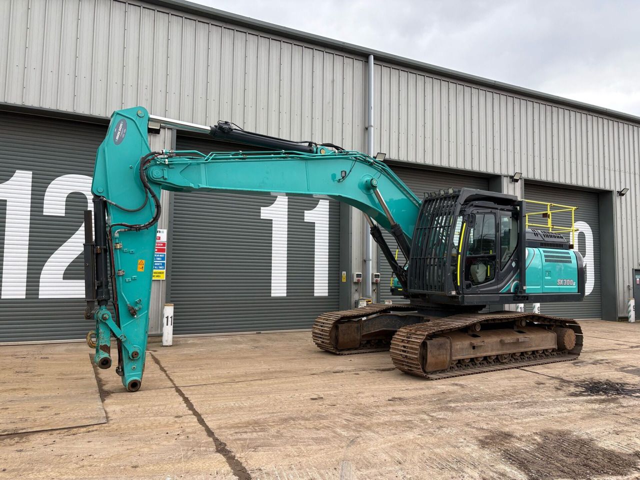 2021 Kobelco SK300LC-10E crawler excavator side view 2021 Kobelco SK300LC-10E crawler excavator side view