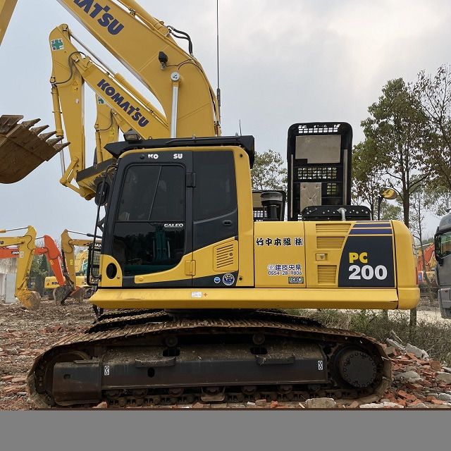 Komatsu PC200-8N1 Raupenbagger, Seitenansicht Komatsu PC200-8N1 Raupenbagger, Seitenansicht