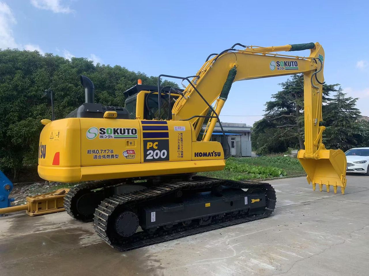 Escavatore cingolato Komatsu PC200-8MO del 2023, vista laterale Escavatore cingolato Komatsu PC200-8MO del 2023, vista laterale
