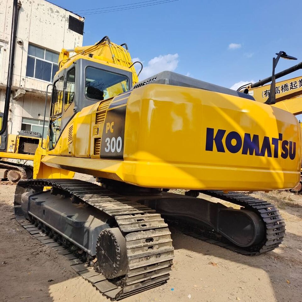 2024 Komatsu PC300 crawler excavator rear three-quarter view 2024 Komatsu PC300 crawler excavator rear three-quarter view