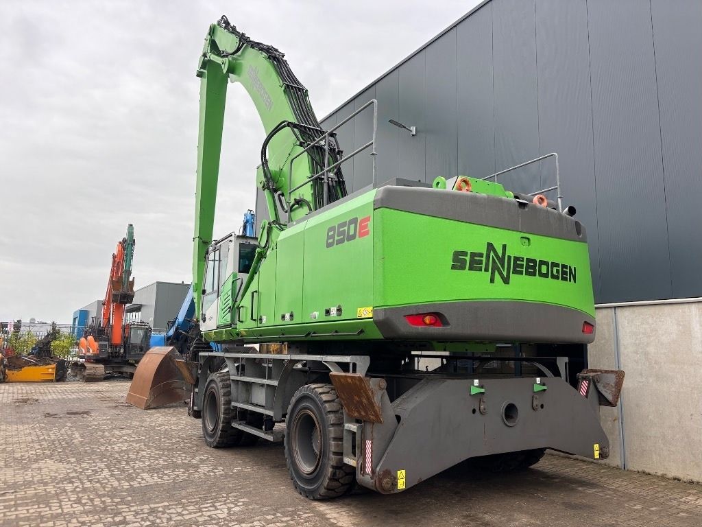 2018 Sennebogen 850 E material handler, rear three-quarter view 2018 Sennebogen 850 E material handler, rear three-quarter view