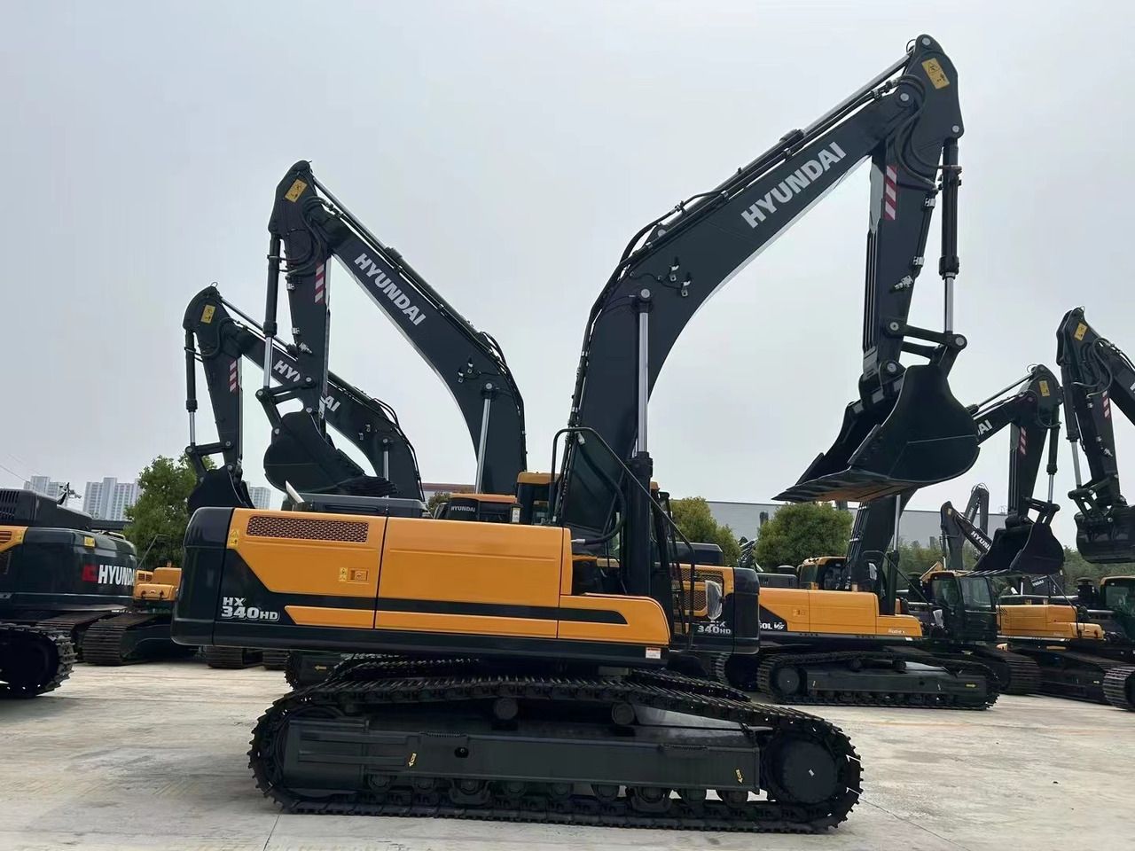 2026 Hyundai HX340HD crawler excavator side view
