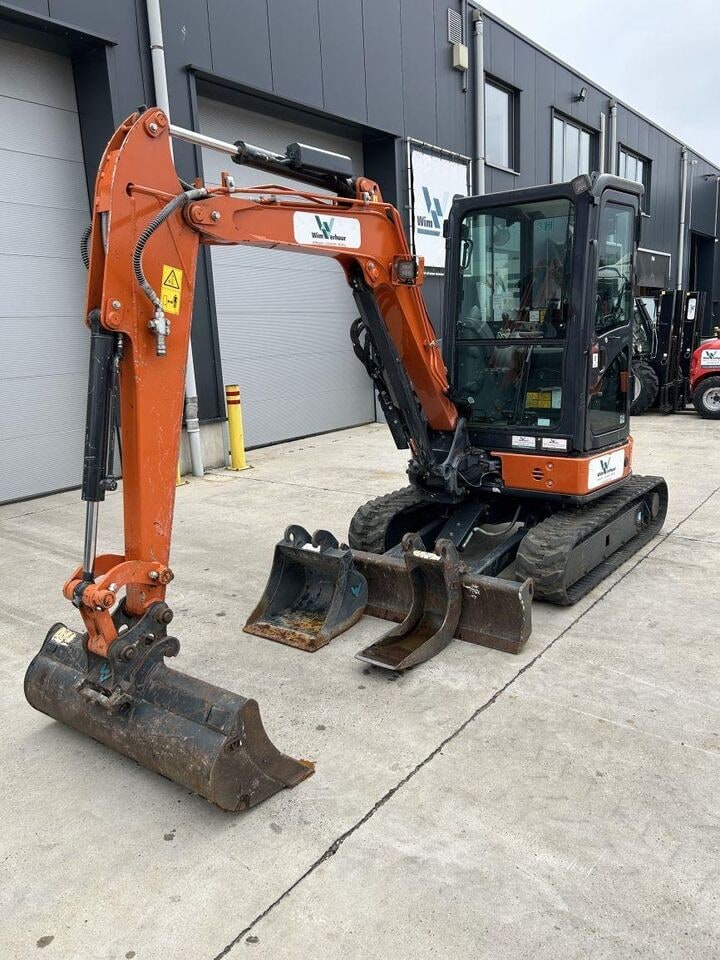 2023 Hitachi ZX33U-6 mini excavator, front three-quarter view 2023 Hitachi ZX33U-6 mini excavator, front three-quarter view